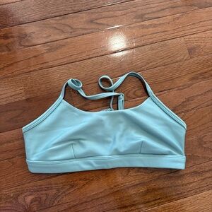 ALO Yoga Airlift Intrigue Bra in Light Green